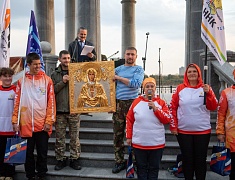 В Благовещенске встретили участников патриотического марафона-заплыва