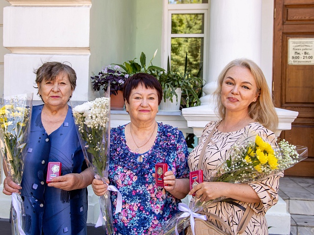 Знаки «50 лет Байкало-Амурской магистрали» вручили благовещенцам