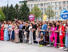 В Благовещенске отгремел выпускной