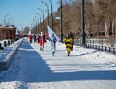 В Благовещенске состоялся новогодний забег в карнавальных костюмах