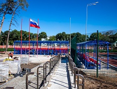 Мэр Олег Имамеев оценил ход работ на стадионе Алексеевской гимназии